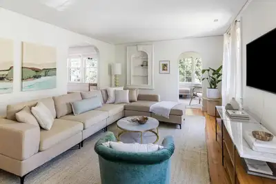 Image de Newly Renovated, Charming Home, Walk to Hampton Park