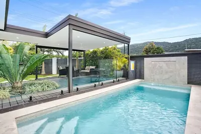 Image de Greenslopes House in Edge Hill- Luxury Poolside Villa Near Cairns Cbd | Walk to Cafes & Gardens