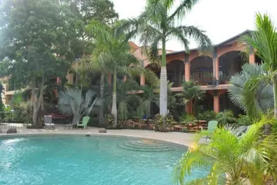 Image de Luxury \"Super-Sized\" Spacious Condo! minutes from Beach & Turtle Sanctuary