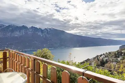 Image de Maison de vacances 'Casa Elena' avec vue sur le lac, jardin privé et Wi-Fi
