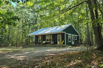 Image de Oak Haven Cottage Secluded & Rustic near Burt Lake Sleeps 6