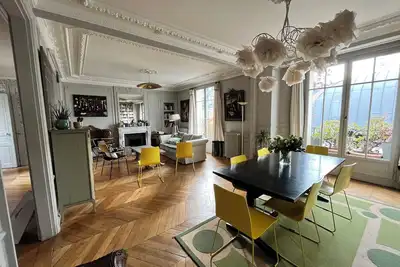 Image de 10m' de la Tour Eiffel <br>Appartement familial <br>idéal Jeux Olympiques