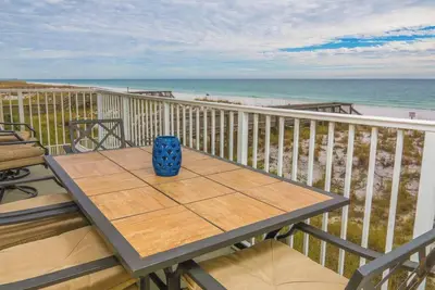 Image de Beachfront Top Floor Condo! Incredible Ocean Views from 2 Balconies! #621