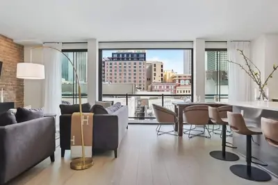 Image de Cbd Condo at The Moderne