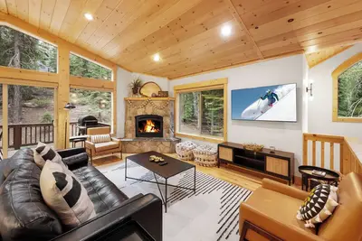 Image de Modern Lake Tahoe Retreat! Minutes to Skiing, Parks, and Beaches
