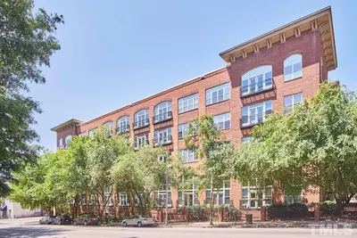Image de Luxe Downtown Penthouse! In the Heart of City w/Parking! !
