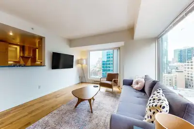 Image de Downtown condo with city views, pool, & gym - 2 blocks from Pike Place