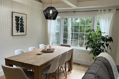 Image de Newly renovated beautiful cottage. Beach 1. 2 mile fire pit. Private fam friendly