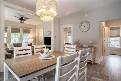 Image de Palmer House Retreat: Minutes from Downtown Muskegon & Lake Michigan