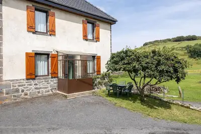 Image de Maison pour 5 personnes dans une vallée du parc des Volcans d'auvergne