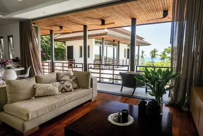 Image de Luxury 3-Bedroom Villa with Sea and Mountain Views, Pool, Cinema, and Gym!