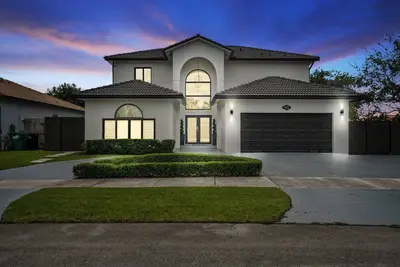 Image de Villa Blanca ~ Mega Home w Games, Bbq, and more!