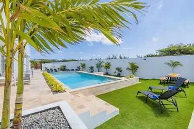 Image de Stunning 10-bedroom Private Villa