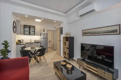 Image de Pap's Lab Polisher: Renovated and fully equipped apartment in city center.