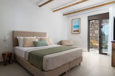 Seaesta Villas - Luxurious Newly Built Villa with Private Pool & Sea View.