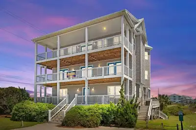 Image de Soul Shine - water views, heated pool, hot tub, pet friendly, elevator
