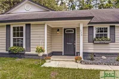 Image de Huge, Family-Friendly Home. 10-Mins to Downtown! Giant Tv's, sweet back porch!