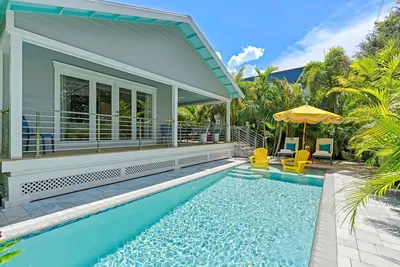Image de New Listing! Casa Vizcaya, with #1 Super Host! The best location in Wpb!
