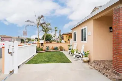 Image de Newly Rennovated 3br W\/ 2bas Home, in a quiet family-friendly neighborhood!