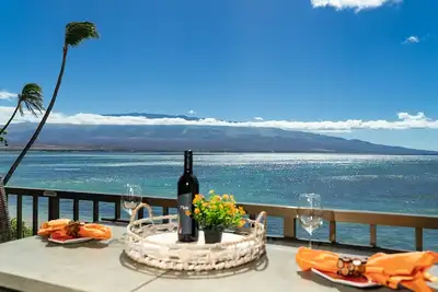 Image de Celebrate in style with stunning Oceanfront views