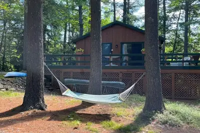 Image de Quaint lake cottage where you can enjoy the peace and serenity of nature living.