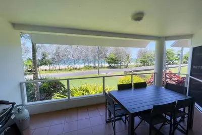 Image de 6 Ulysses -Spacious Beachfront Apartment