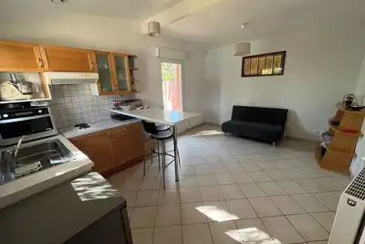 Image de Maisonnette T2 indépendante dans jardin avec piscine