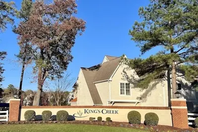 Image de 1br 1bth - Family of 4 - Resort Stay 5 min from Bush Gardens & Water Country Usa