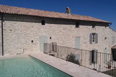 Image de Grande Maison de Famille Mas en Provence Piscine en Nature Sud Ardèche 10\/12 Per