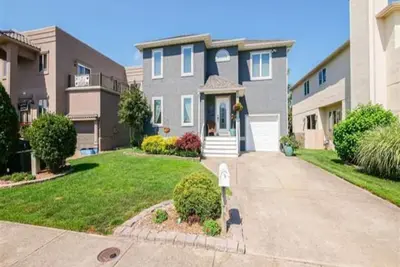 Image de Walking distance to beach, Jcc, tennis, court, docks, ball fields