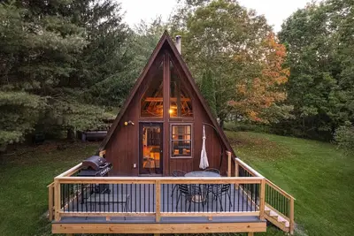 Image de Cozy A-Frame Cabin | Summer Vibes & Pondside Relaxation in the Catskills