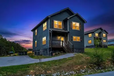 Image de Dog Friendly Smokies Cabin: Hot Tub & Arcade