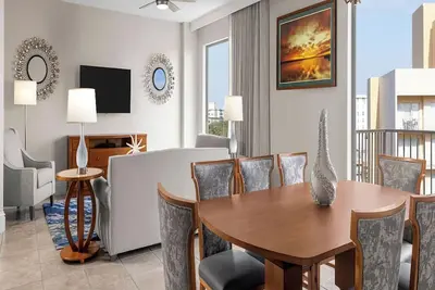 Image de 4 Bedroom Presidential Condo, 4 Baths, Sleeps 12. Pompano Beach Palm-Aire Resort