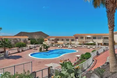 Image de Sunny Garden 1 Br Apartment Arona