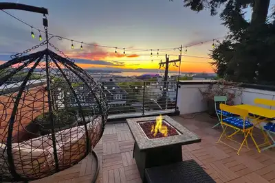 Image de Rooftop•Mural•1gb•Parking•Ac•FIFAStadiums•W/D•Bbq•Mountain&Bay Views•New Kitchen