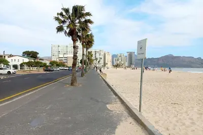 Image de Cosy 1 Bed accommodation 100m to Strand Beach - Wi-Fi, Parking, Netflix, Youtube