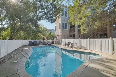Image de 4482 - Villa Al Mare 5-bed home in Duck, Nc, featuring a private pool