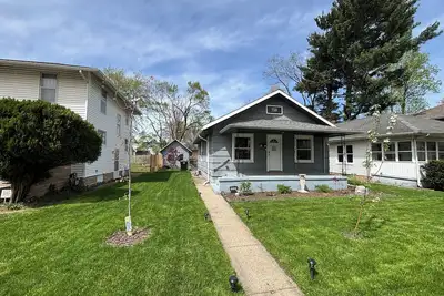 Image de Cozy Home, 25 minute walk to the stadium