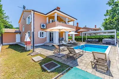 Vila Lotus 13c with private pool and jacuzzi.