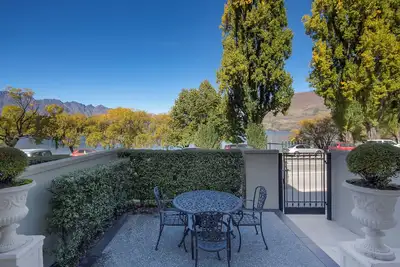 Image de Luxury on the Esplanade #4 - 5 min walk to town!