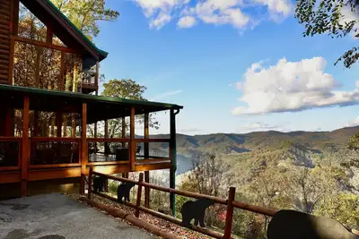 Image de Serenity - Mountain Views From Every Room!