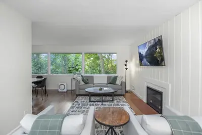Image de Brand New to Market Reno. 8 mile from Stadium Sleeps 11