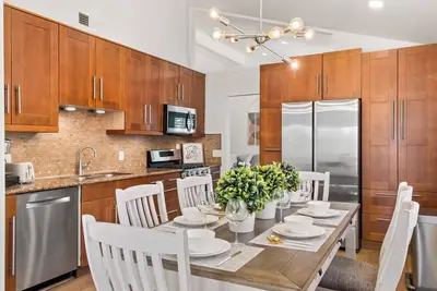 Image de Stunning 4-bedroom home with large backyard in Oc