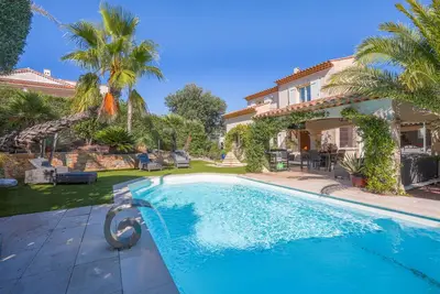 Image de Villa Complète Au Clos Provençal avec vue sur la mer, Wi-Fi et climatisation