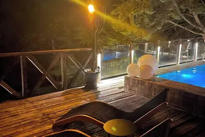 Image de Cozy chalet in Campos do JordĂŁo with heated Jacuzzi