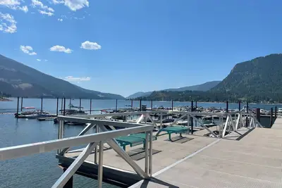 Image de Retreat on Mara Lake. 3 bedroom, 2 bathroom condo with Boat Slip and Pool
