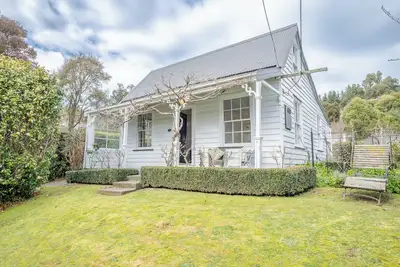 Image de Libeau Cottage - Akaroa Holiday Home