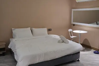Image de 1Euphoria 2min to Walking st and Casino. Brand new. Great pool, gym. Netflix