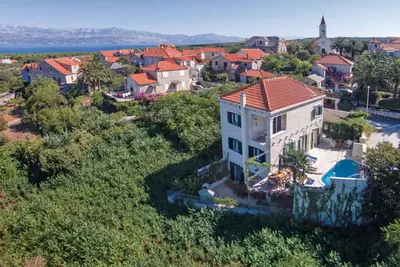 Image de Adorable villa avec piscine et vue mer