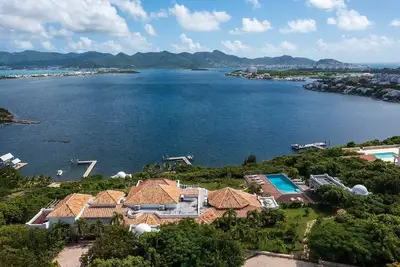 Image de La Vue Folle in Terres Basses by Personal Villas - Captivating Interior Design